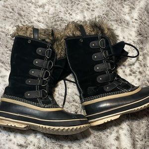 Womens Sorel winter boots black Joan of arctic. Size 9